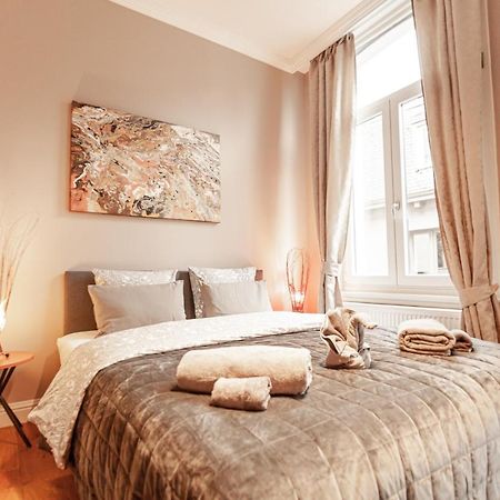 Luxury Suites Palace By Rikas Hotels Antwerpen Bagian luar foto