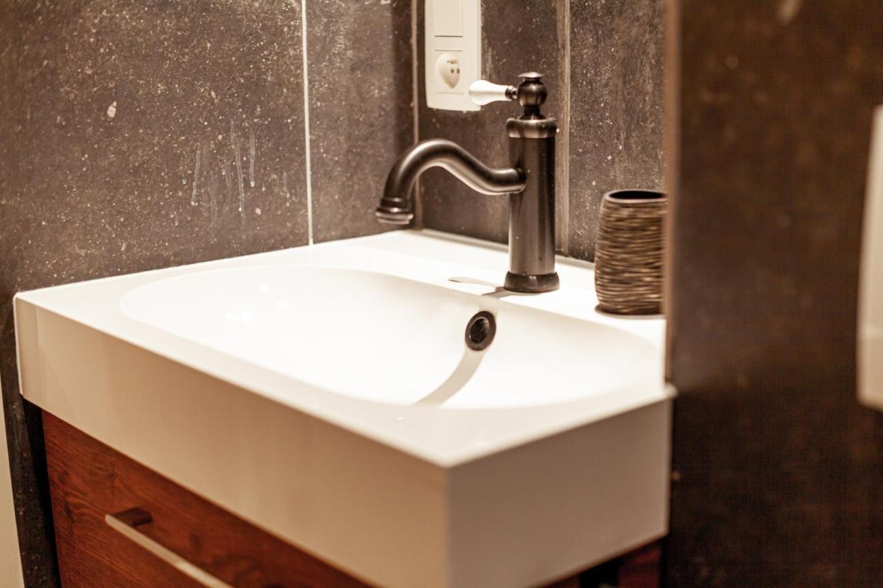 Luxury Suites Palace By Rikas Hotels Antwerpen Bagian luar foto