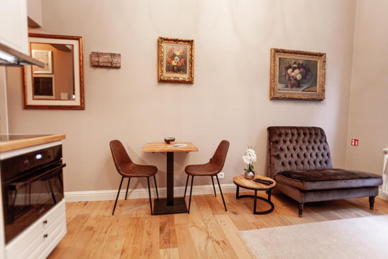 Luxury Suites Palace By Rikas Hotels Antwerpen Bagian luar foto